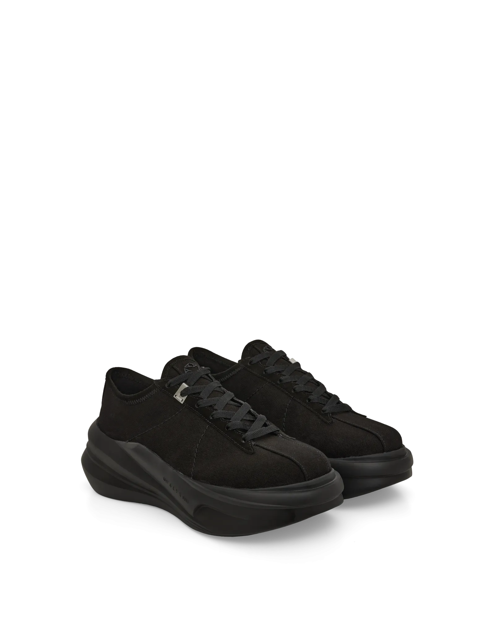 ARIA SNEAKER