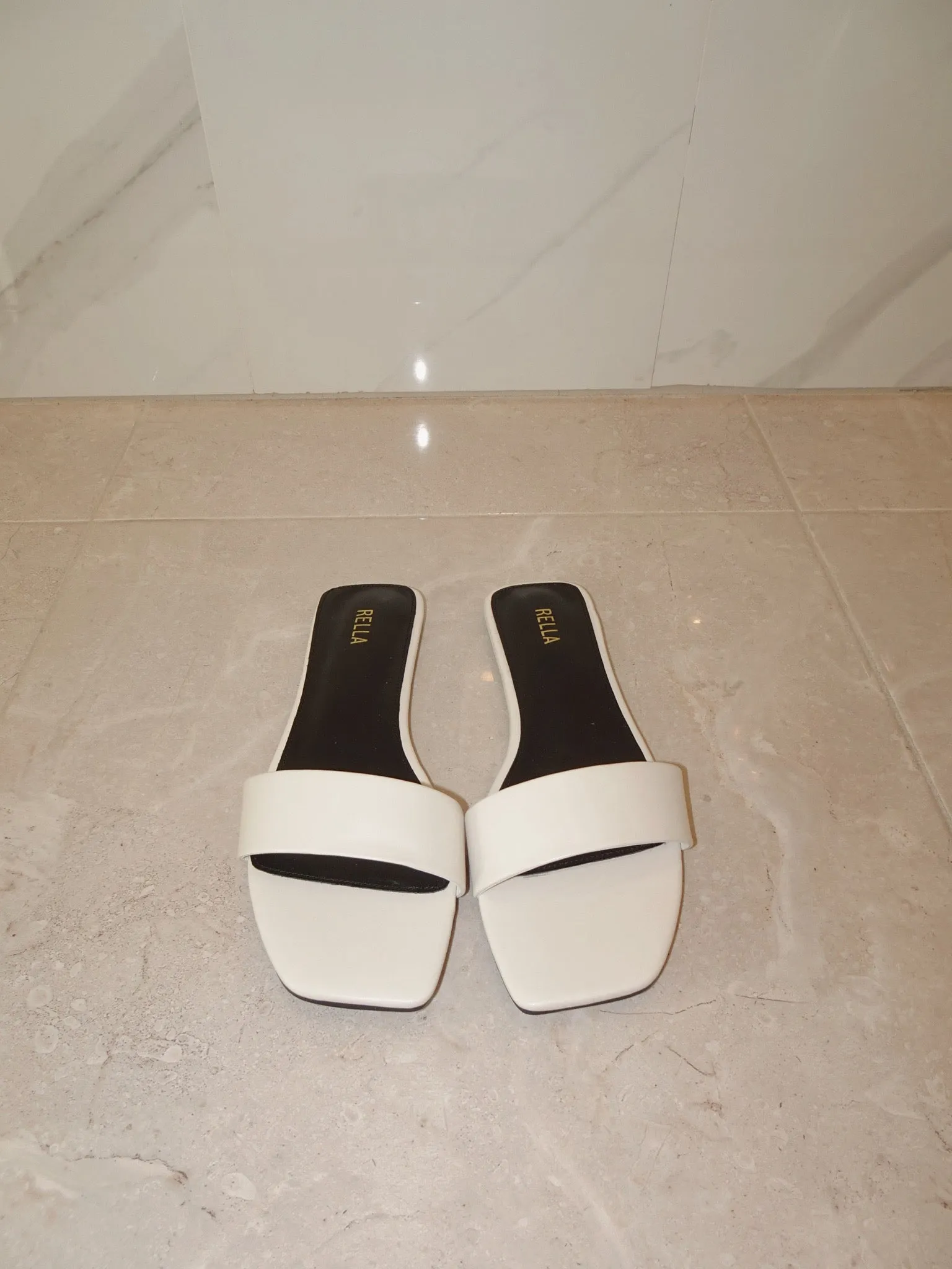 Carmen Flat Sandal - White