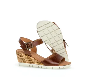 GABOR - 62.042.53 MEDIUM WEDGE SANDAL - TAN