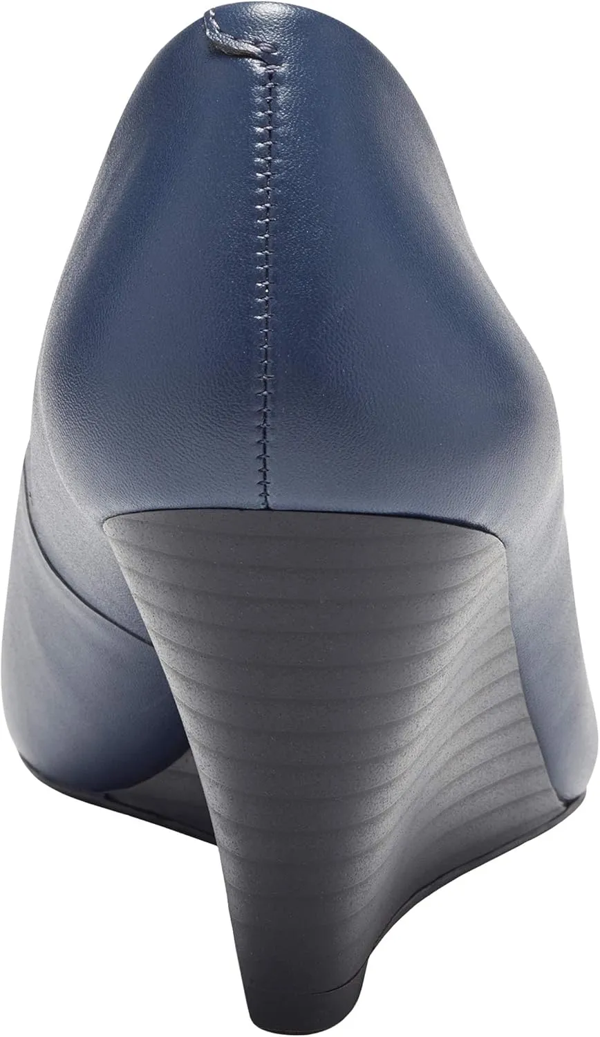 Jessica Simpson Women's Sampson Round Toe Wedge Heels Pumps