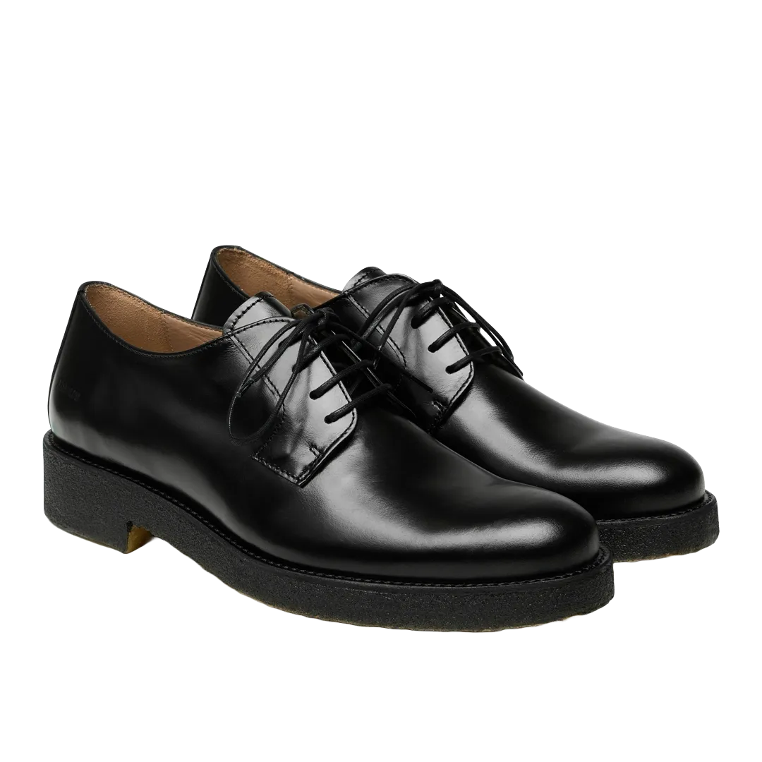 Lace-up shoe