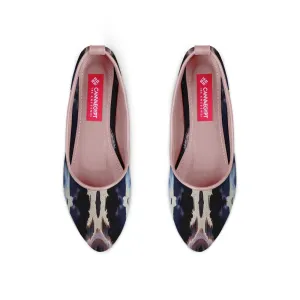 Rose Round Toe Shoe Puzzling
