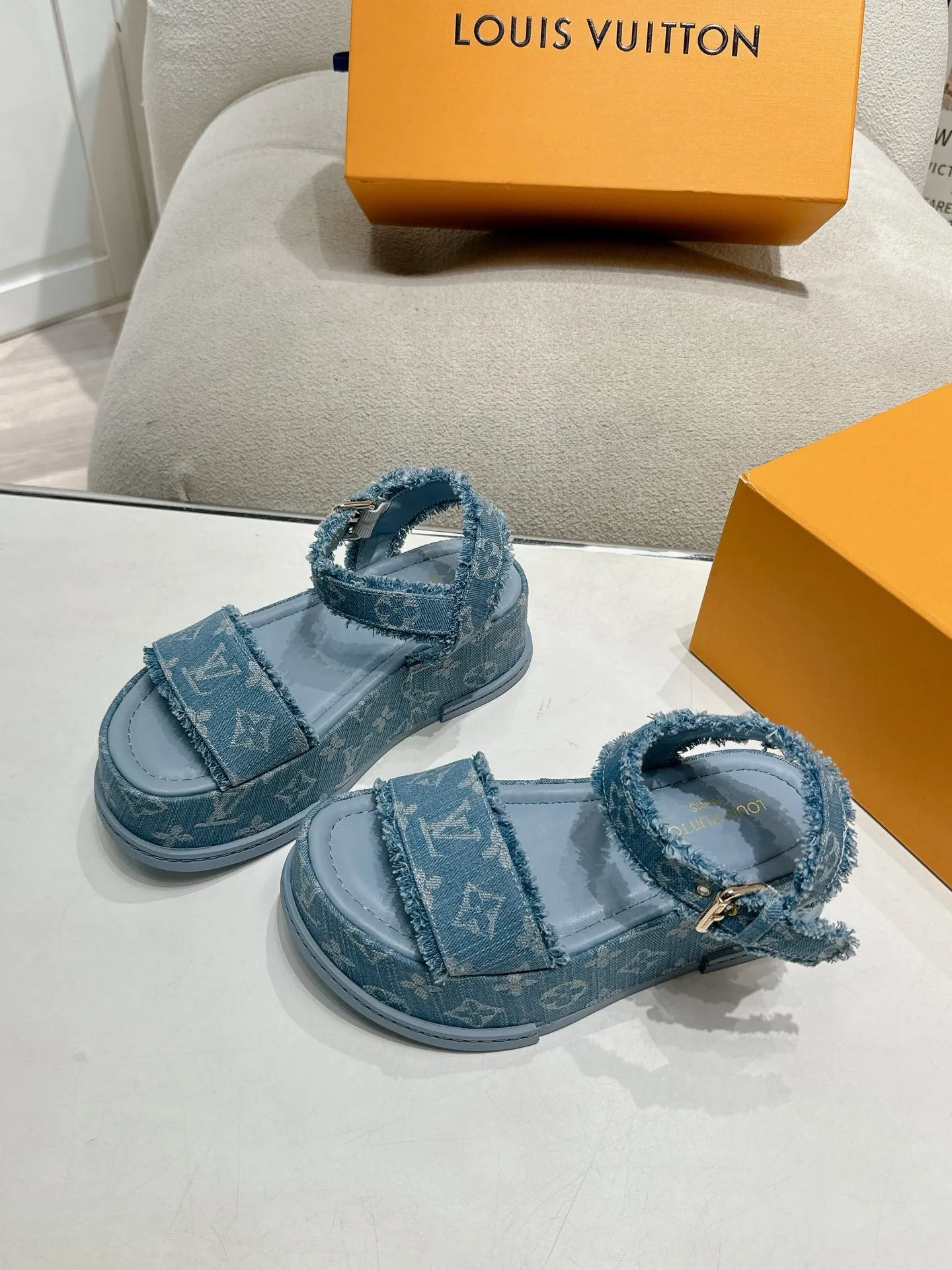 SE1444 LB Maya Flatform Sandal / Size5-11