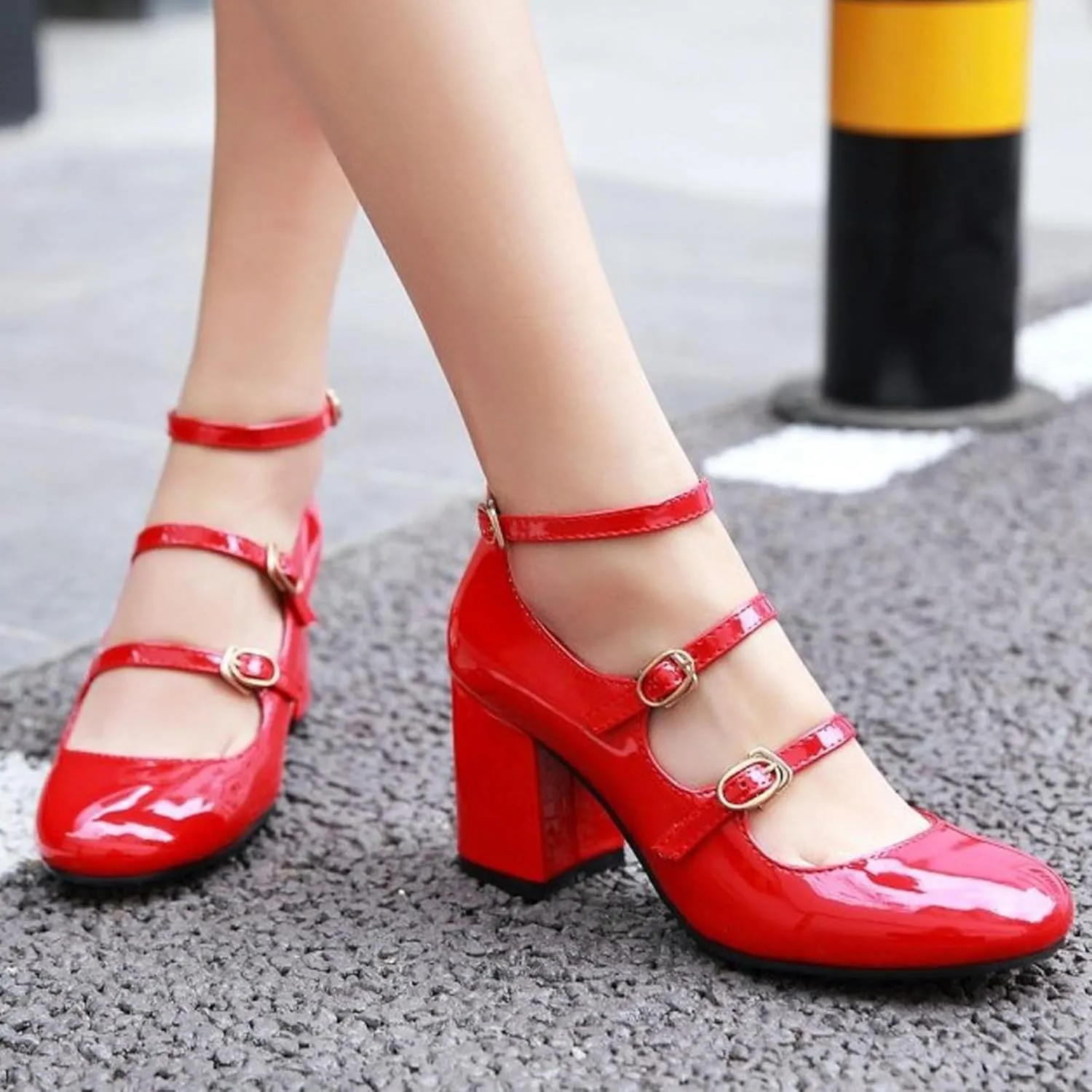 URLECHS Women's Patent Leather Chunky Heel Pumps Closed Round Toe High Heel Mary Jane Shoes Comfortable Ankle Strap Fashion Dress Shoes Office Work Party Wedding