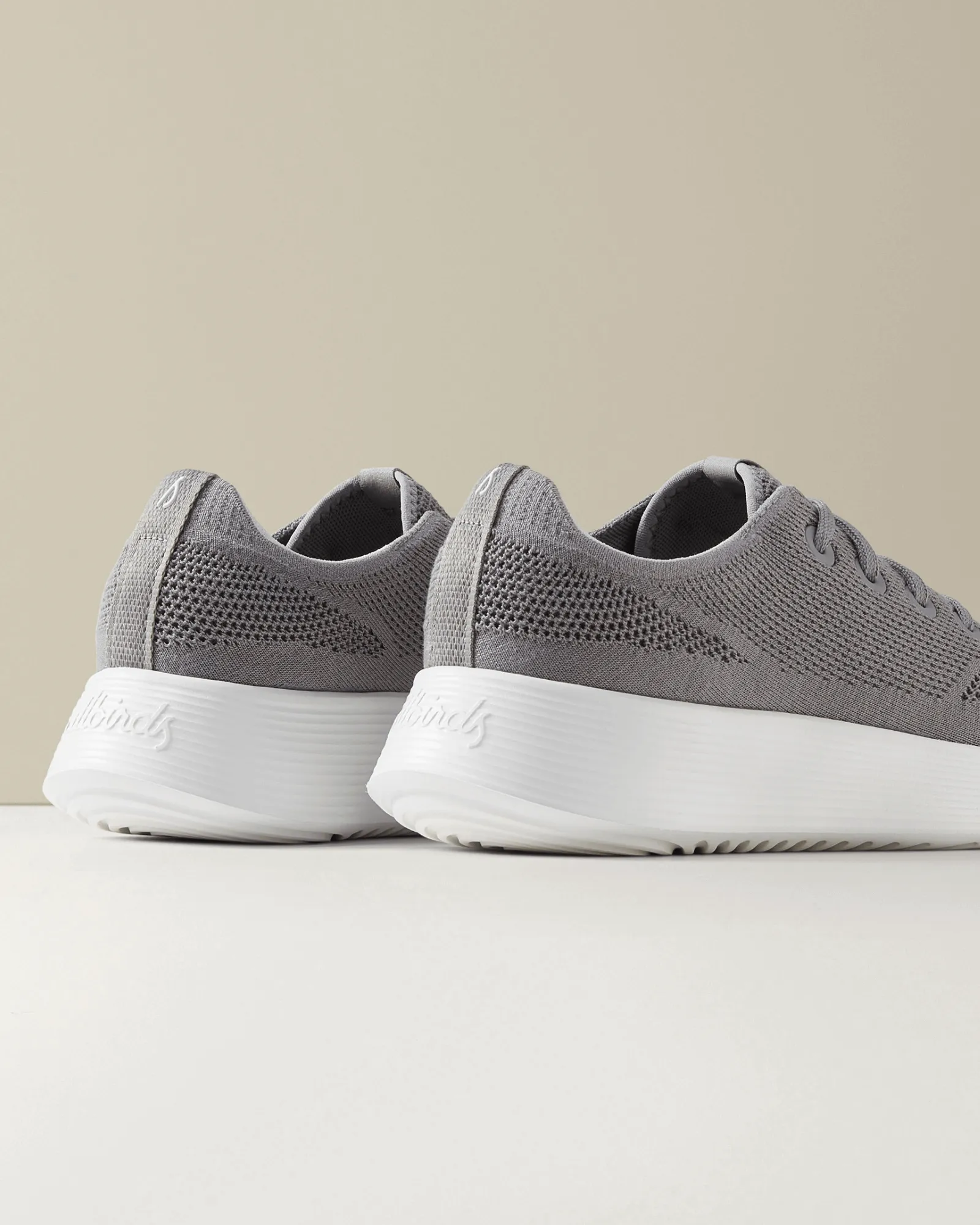WOMENS TREE RUNNER GO MEDIUM GREY